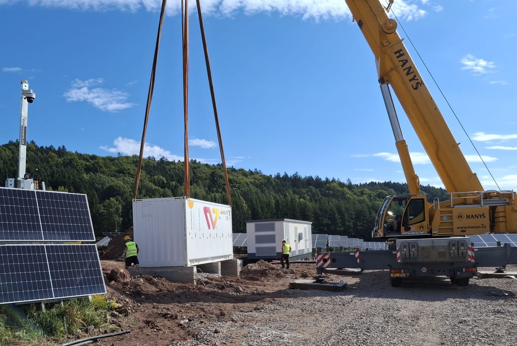 greenbuddies-radvanice-cz-7-mwp-bess-installation.jpg